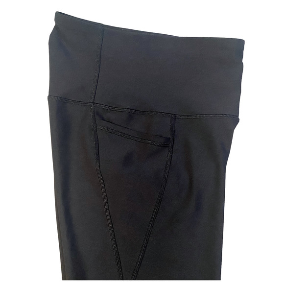 Old Navy Active Powersoft Black Shorts Pockets Womens Size XS - Picture 2 of 7